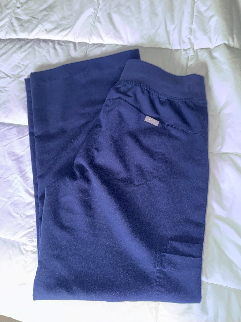 FIGS Isabel High-Rise Wide-Leg Scrub Pant - Picture 4 of 11
